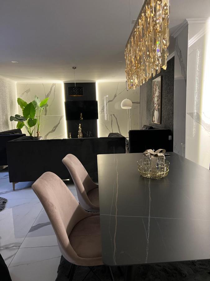הוילה אוסילק Golden House מראה חיצוני תמונה